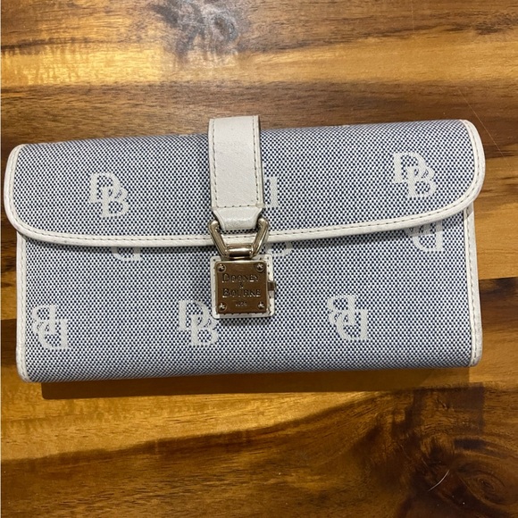 New Dooney & Bourke Signature Navy and White Wallet and checkbook case - Picture 1 of 8